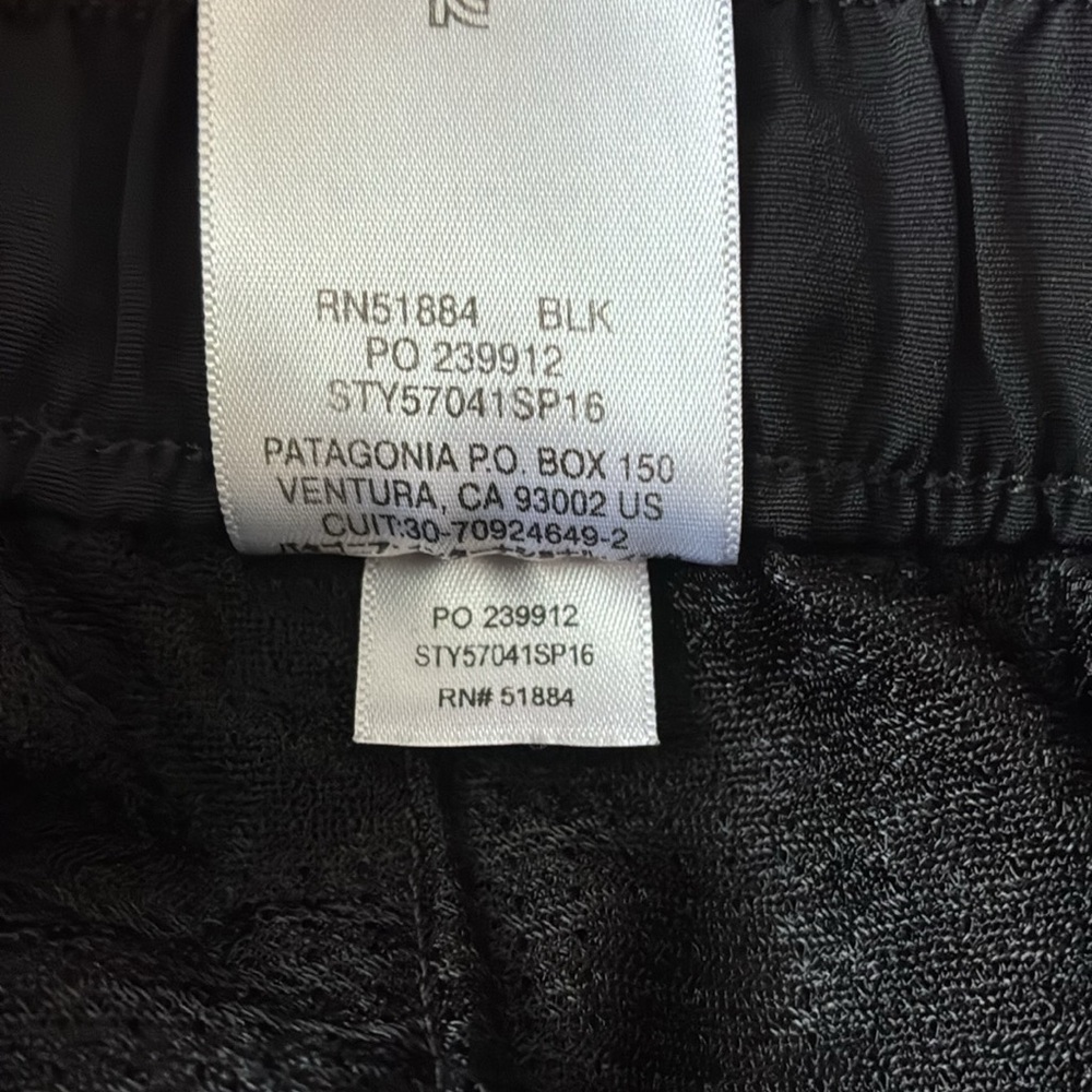 Patagonia Barely Baggies Shorts 2.5” ✧ Black ✧ Size M - Picture 5 of 5